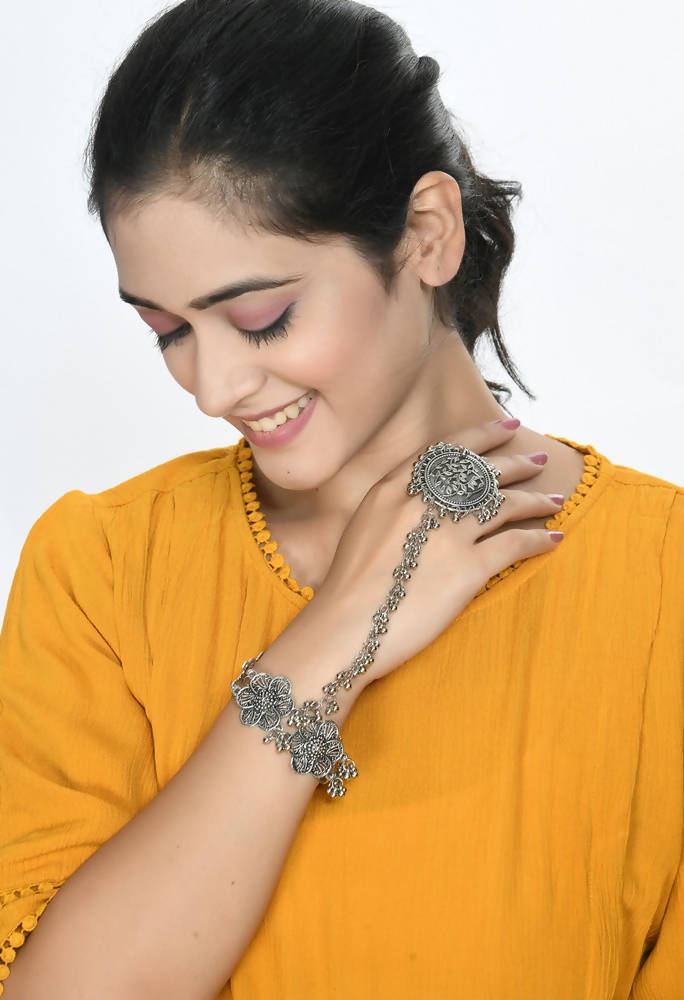 Mominos Fashion Kamal Johar Oxidised Silver-Plated Floral Design Bracelet