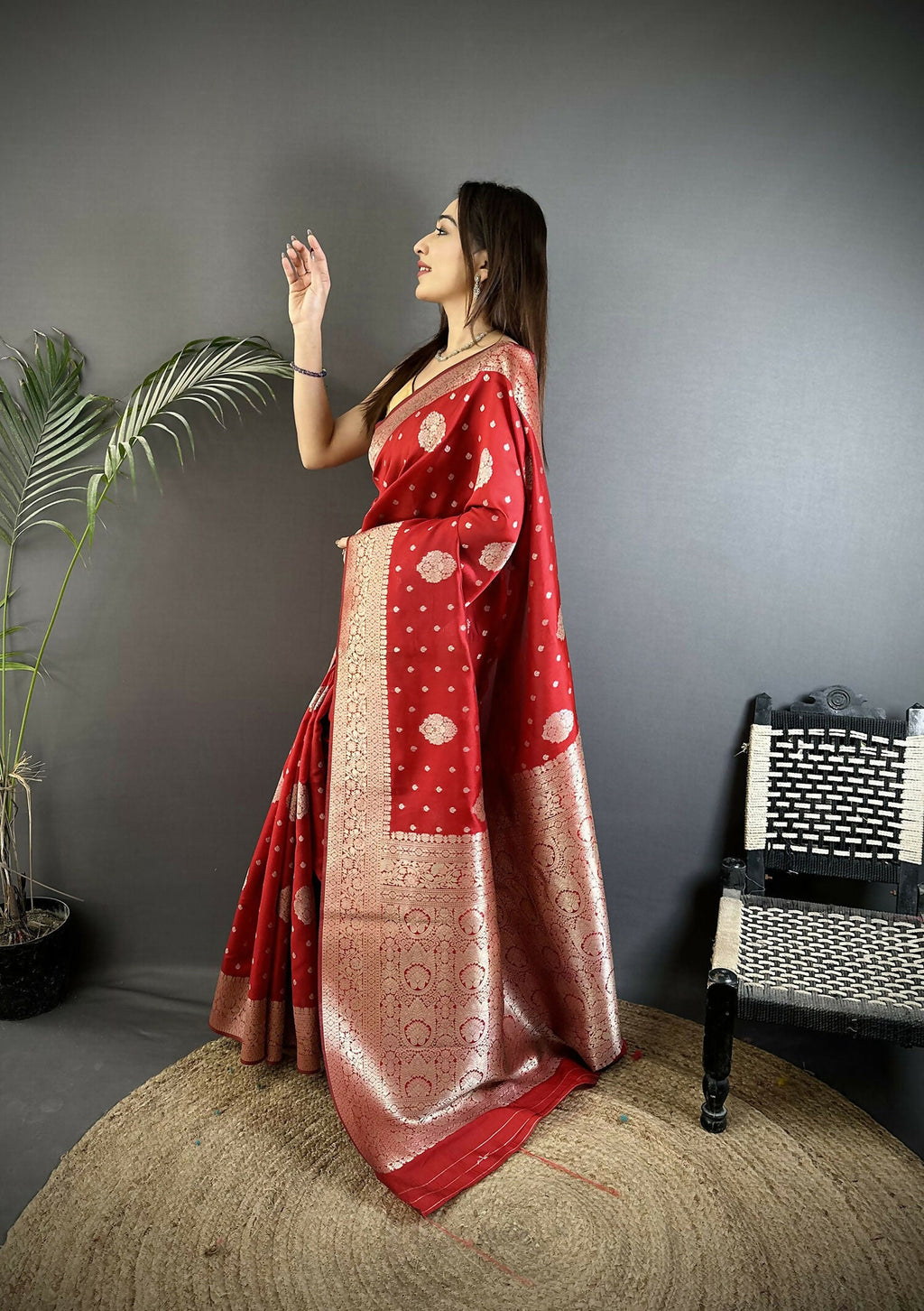 Joban Fashion Red Floral Jacquard Woven Design Cotton Silk Banarasi Silk Saree - Distacart