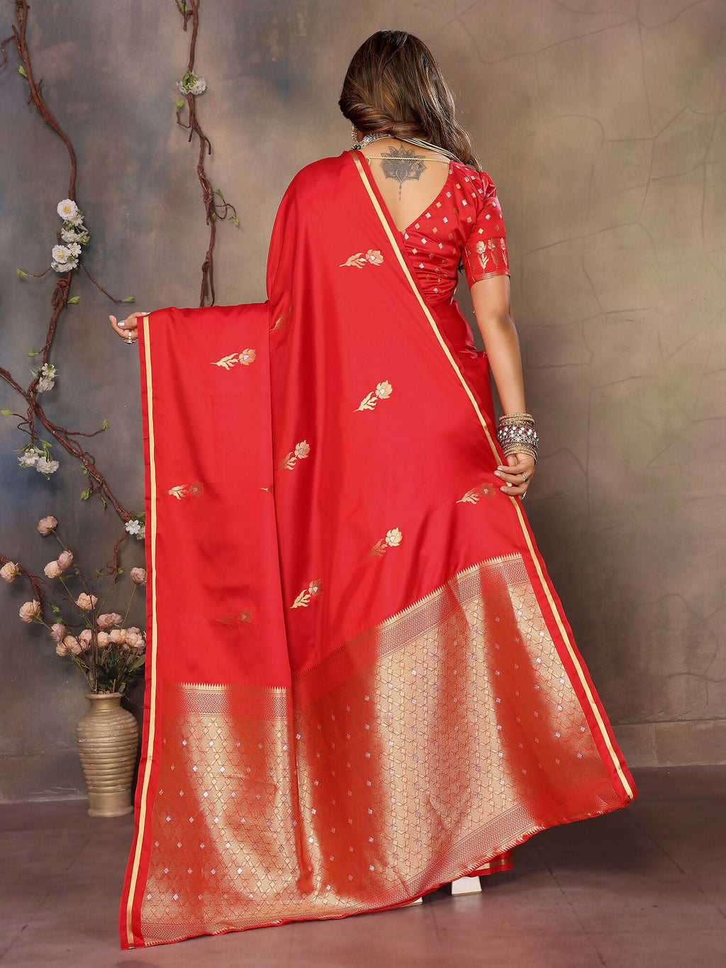 Joban Fashion Red Floral & Botanical Motifs Satin Silk Banarasi Silk Saree - Distacart