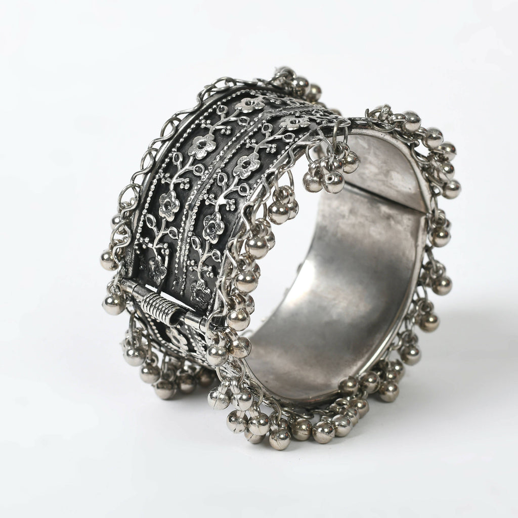 Mominos Fashion Joharkamal Oxidised Silver-Plated Ghungroo Handcraft Bracelet - Design 021