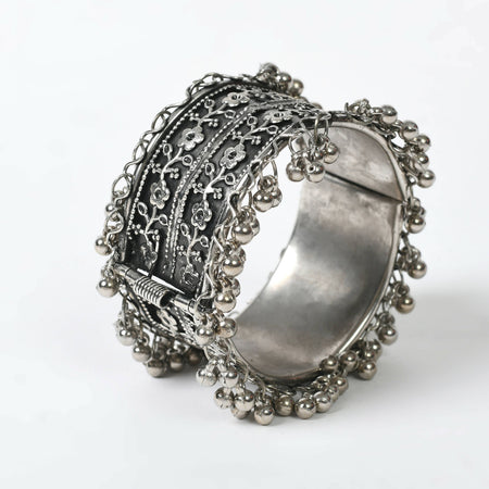 Mominos Fashion Joharkamal Oxidised Silver-Plated Ghungroo Handcraft Bracelet - Design 021