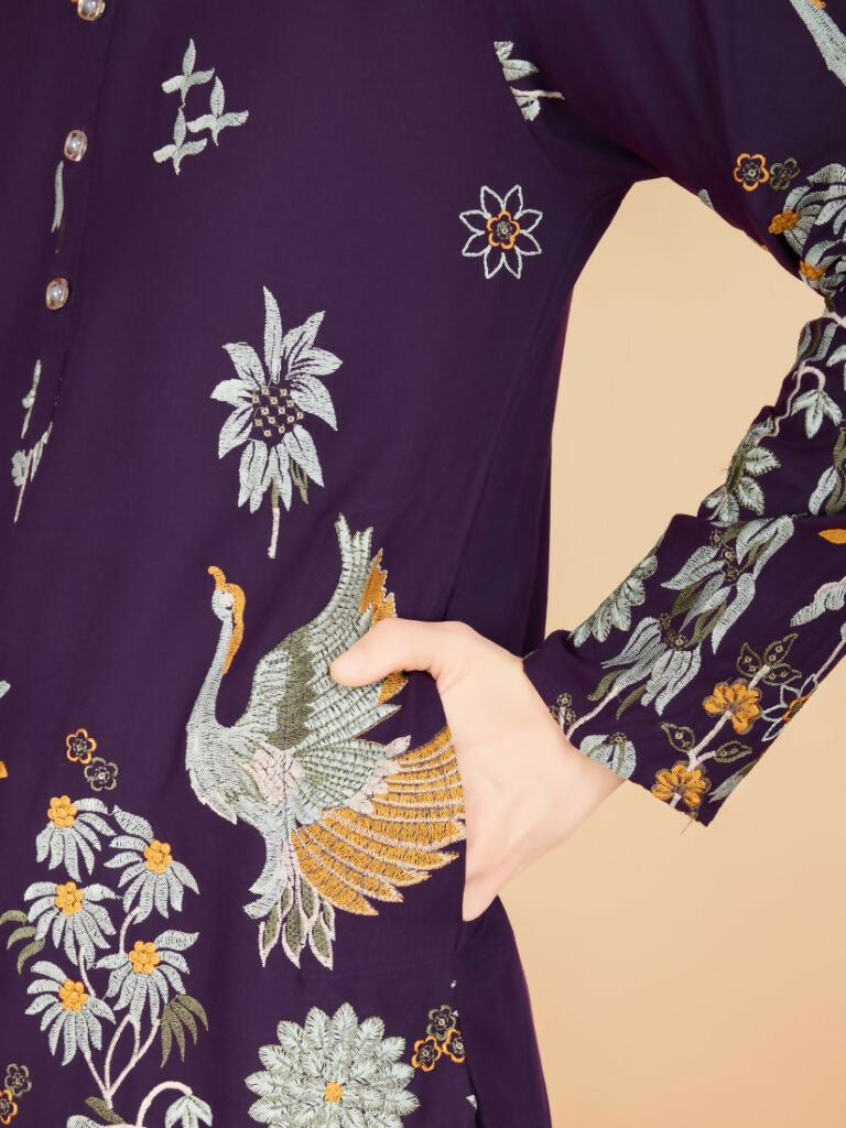 Vastranavya Exclusive Wedding Wear Viscose Rayon Thread Embroidered Work Kurta