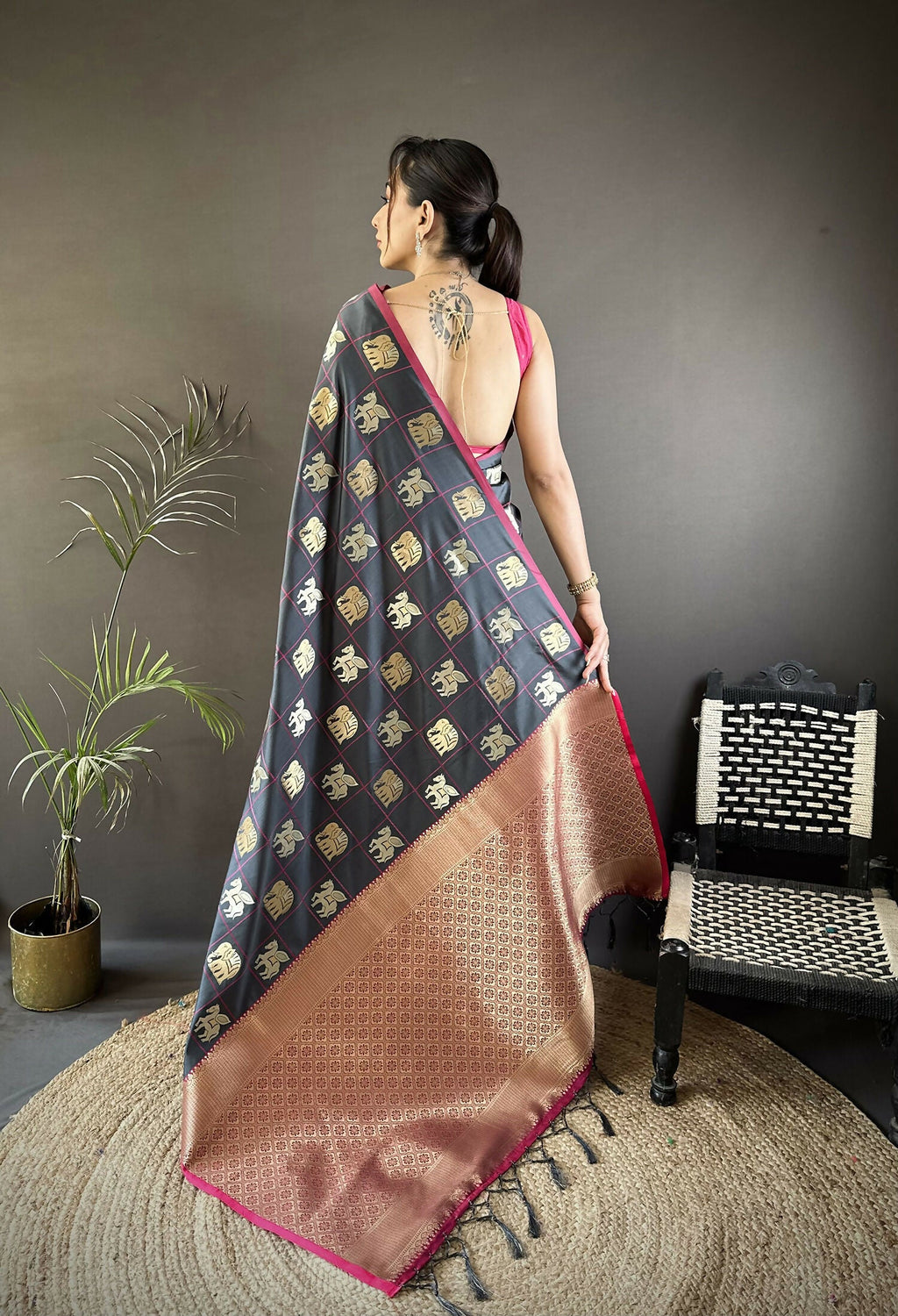 Joban Fashion Grey Elephant Motif Soft Silk Banarasi silk Saree - Distacart