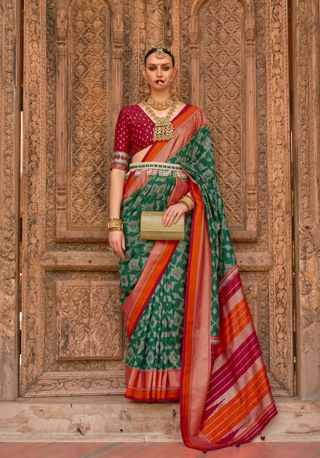 Green Silk Abstract Printed Saree With Unstitched Blouse Piece - Aanchal