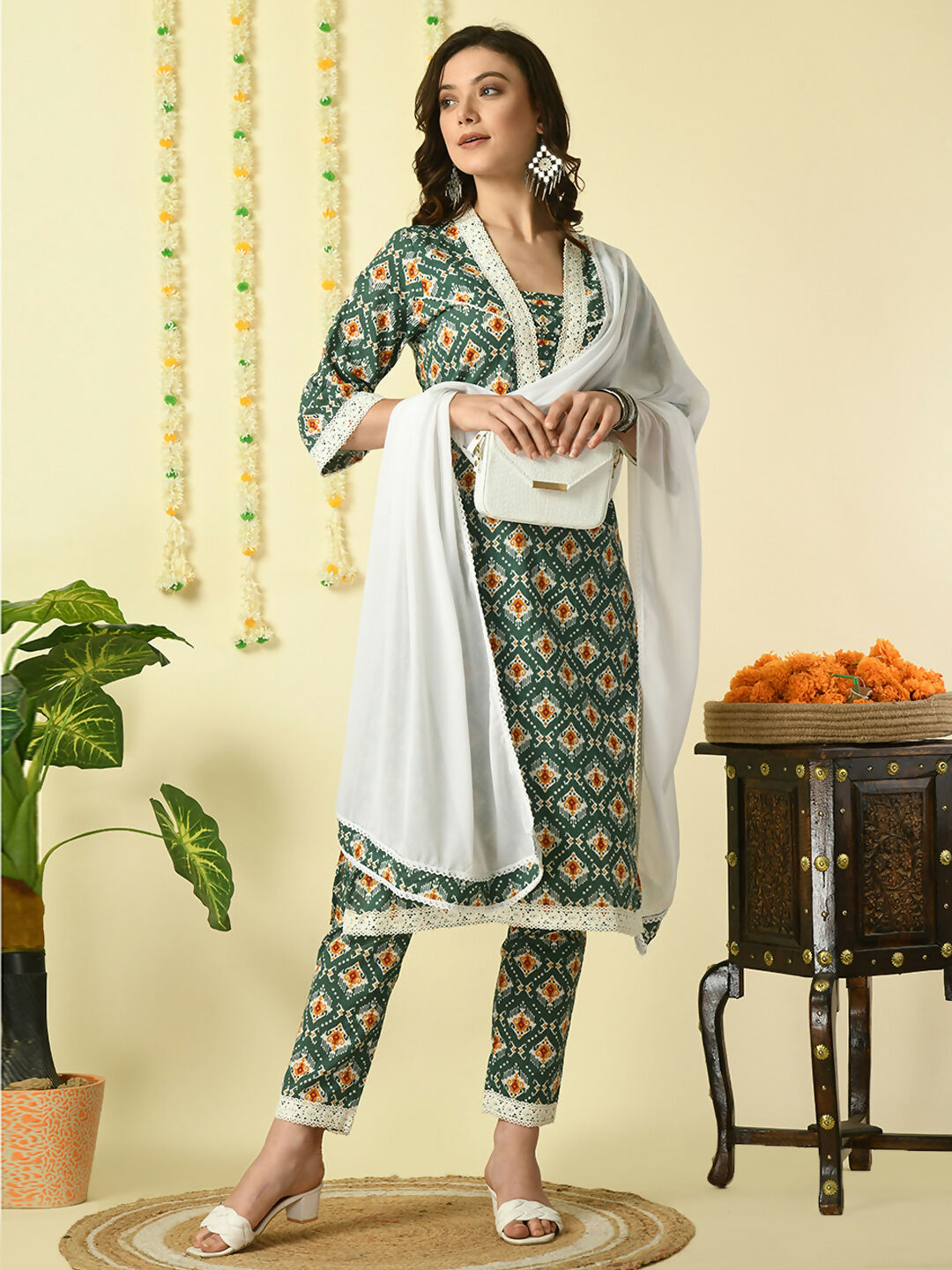 Myshka Women's Green Pure Cotton Kurta & Trousers With Dupatta Party Sets
