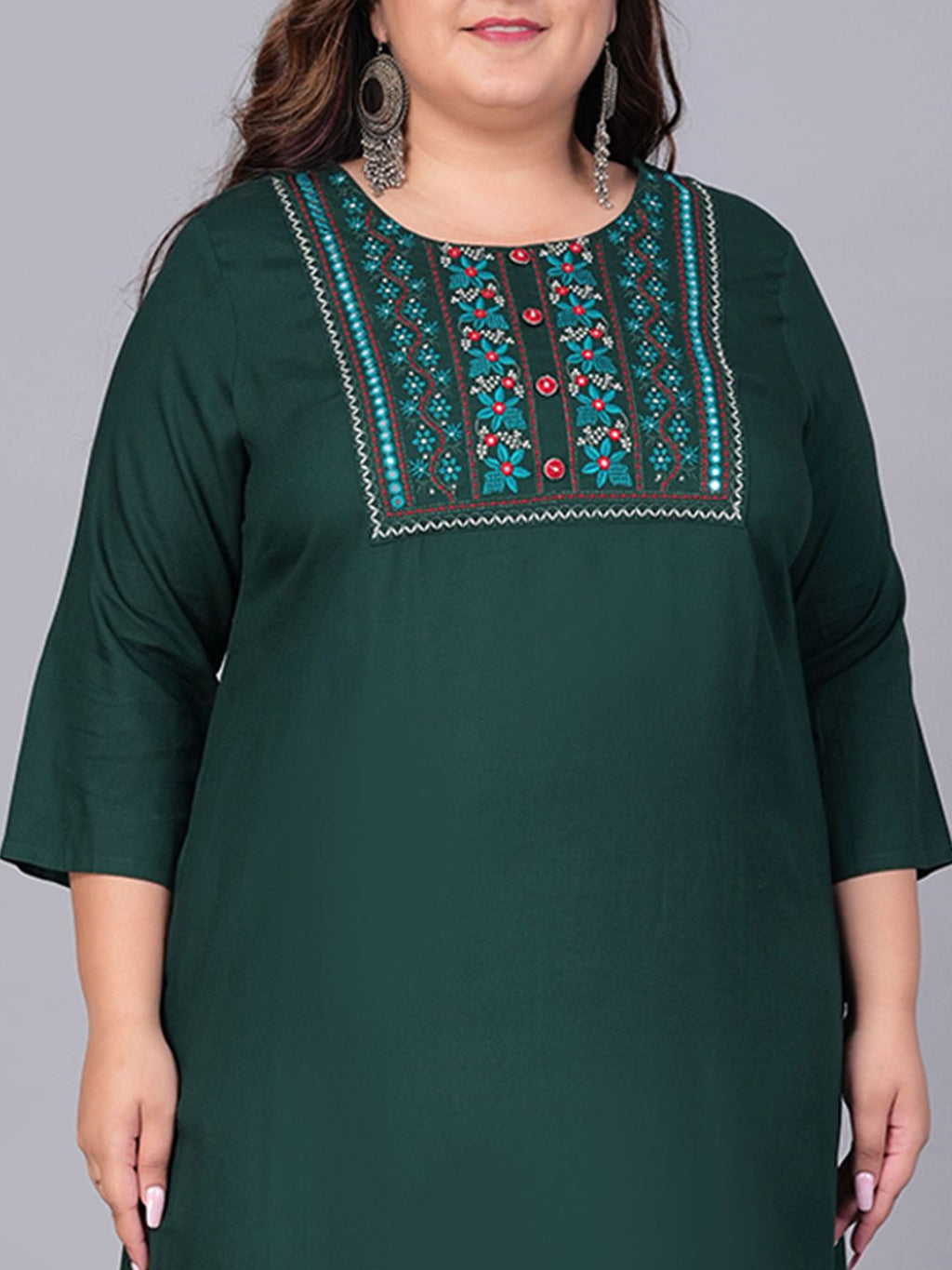 Sztori Women Yoke Design Thread Work Kurta