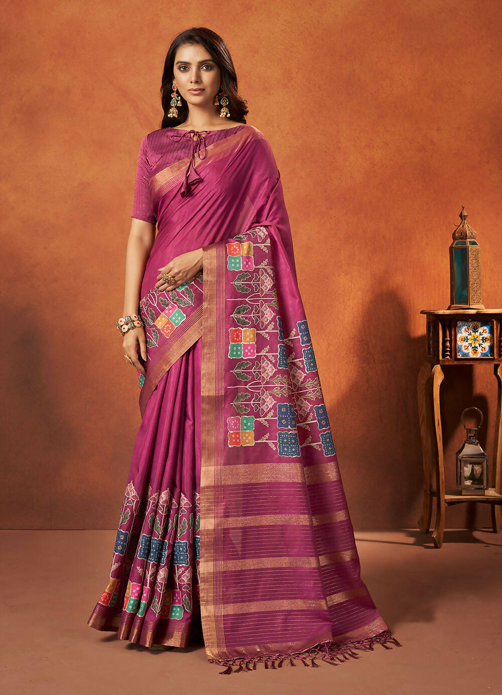 Pink Rangkat and Crepe Silk Abstract Saree With Unstitched Blouse Piece - Mohmanthan Royal Saachi
