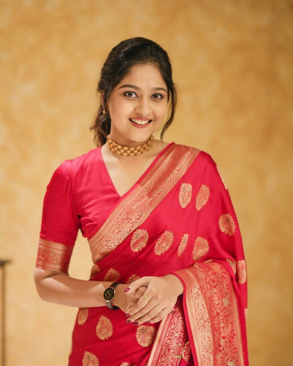 DEIANA'S Beautiful Designer Golden zari Soft Lichi Silk Saree - Red