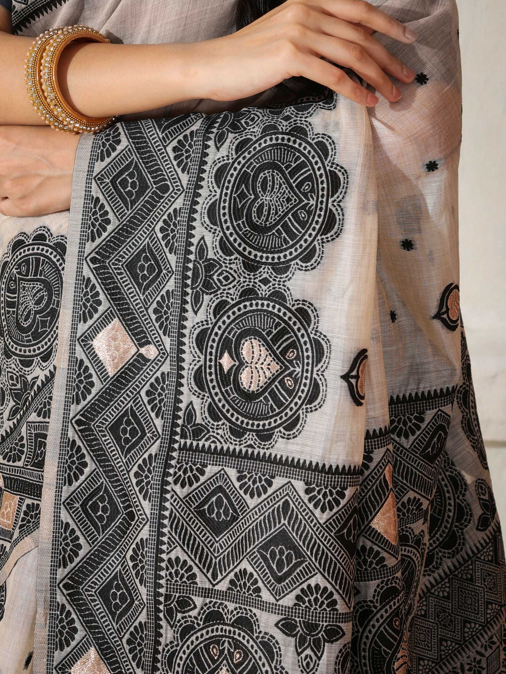 Shree Shyam Fashion Linen Cotton Black & Cream Saree - Distacart