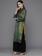 Ahalyaa Women Printed Gotta Patti Velvet Kurta - Green Color