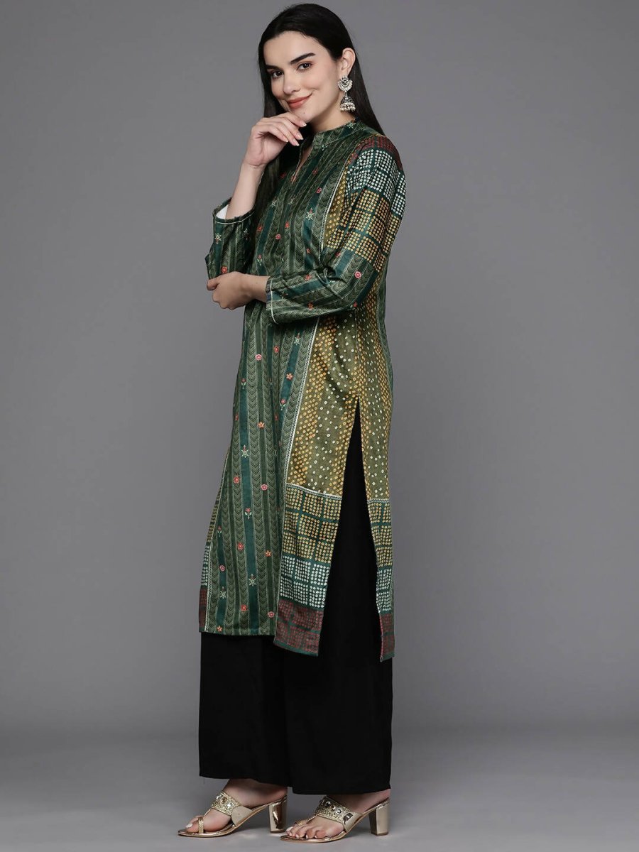 Ahalyaa Women Printed Gotta Patti Velvet Kurta - Green Color
