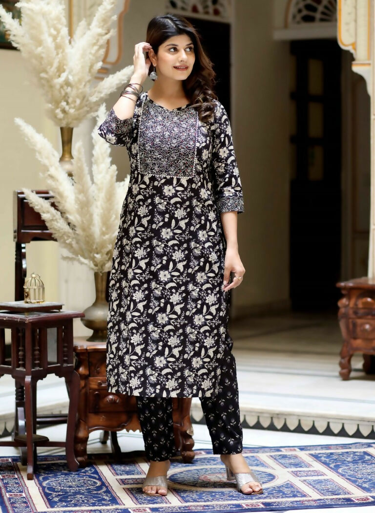 Miravan Women's Embroidered Kurta In Sweet-Heart Neck With Black Straight Palazzo