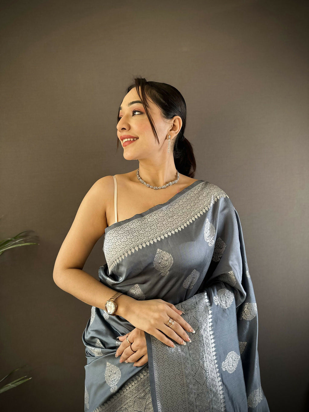 Joban Fashion Grey Floral Motifs Soft Silk Banarasi Saree - Distacart