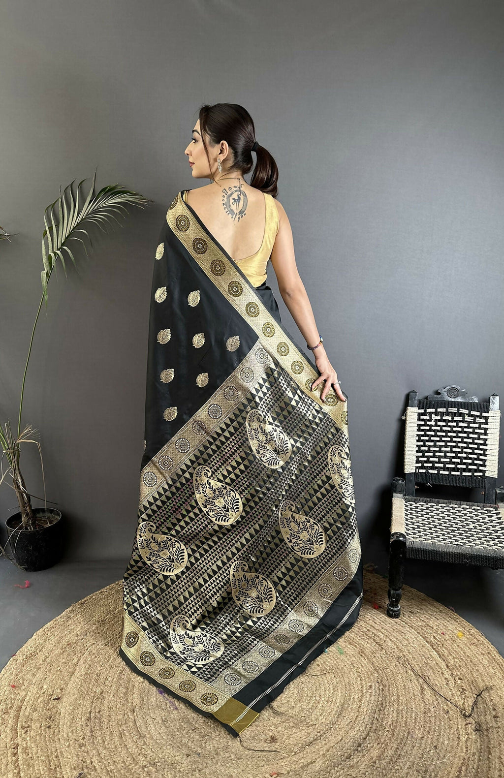 Joban Fashion Black Paisley Soft Silk Banarasi Saree - Distacart