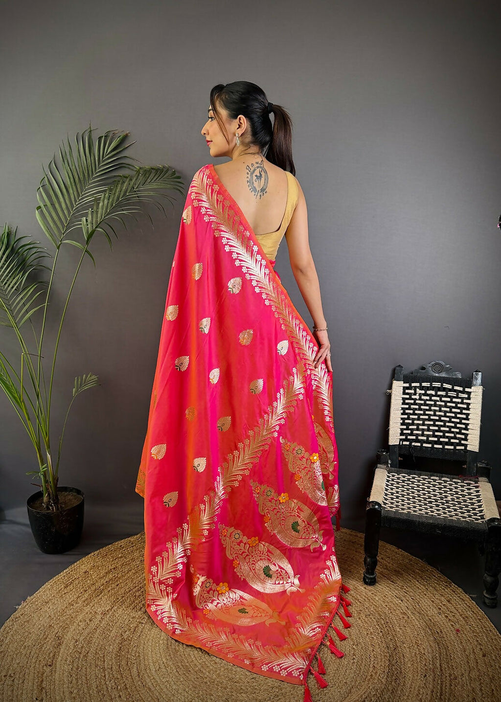 Joban Fashion Banarasi Pink Woven Soft Silk Saree - Distacart