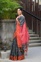 Beatitude Grey Slub Cotton Floral Jamdani Saree