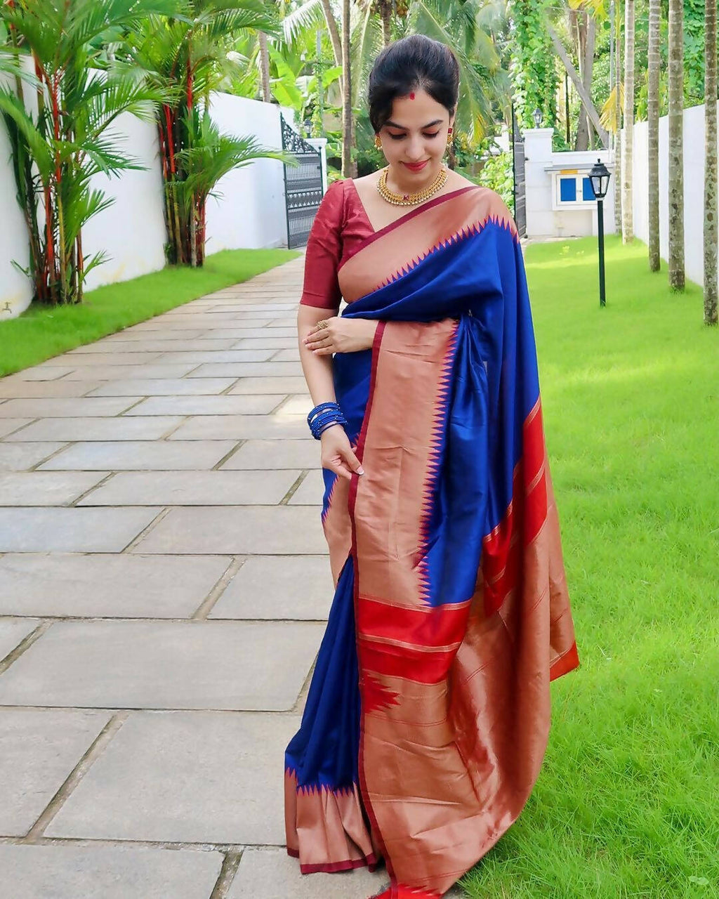 DEIANA'S Beautiful Designer Golden zari Soft Lichi Silk Saree - Blue