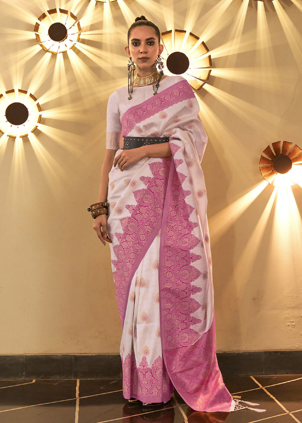 Trendy Weaving Silk Orchid Pink Designer Saree - Emponline