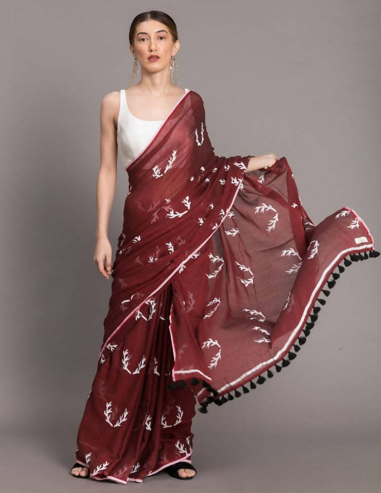 Suta Women Maroon White Hand Blocked Pure Cotton Saree - Distacart