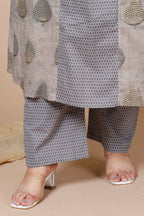 Miravan Women's Plus Size Beige Floral Printed Pure Cotton A-Line Kurta With Palazzo