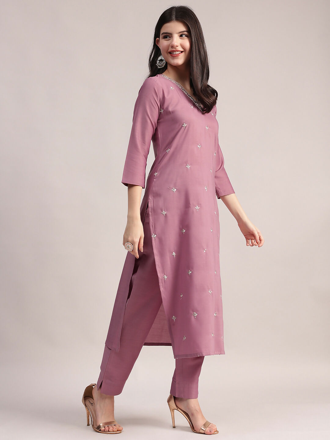 Aavyora Women Lavender Embroidered Chinon Kurta with Straight Pants & Organza Dupatta Set