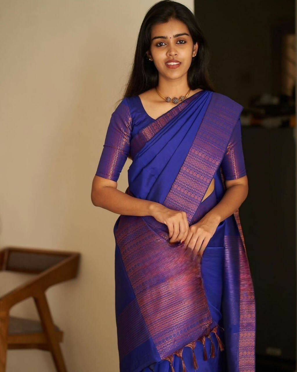 DEIANA'S Beautiful Designer Golden zari Soft Lichi Silk Saree - BLue