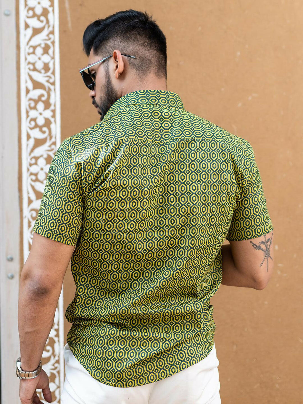 Miravan Men's Green Geomatric Printed Half Sleeve Slim Fit shirt