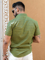 Miravan Men's Green Geomatric Printed Half Sleeve Slim Fit shirt