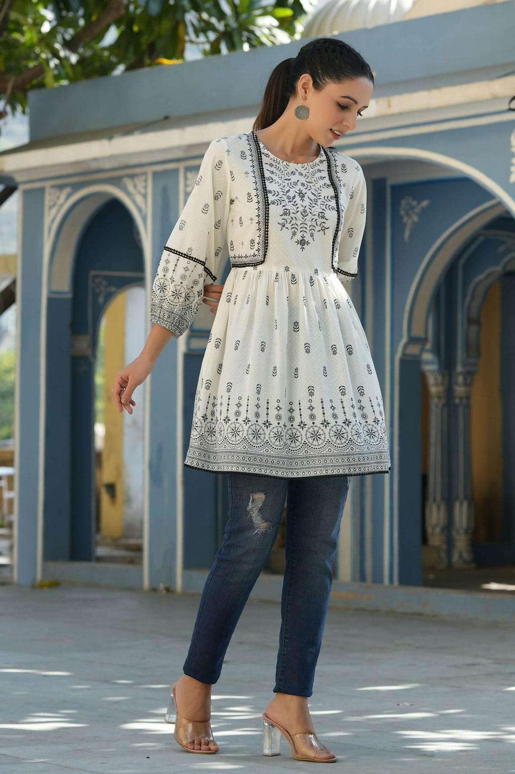 Juniper Women's White & Black Cambric Floral Printed Tunic - Distacart