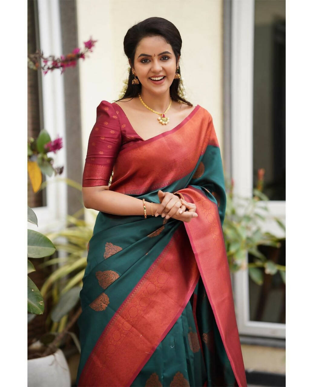 DEIANA'S Beautiful Designer Golden zari Soft Lichi Silk Saree - Rama