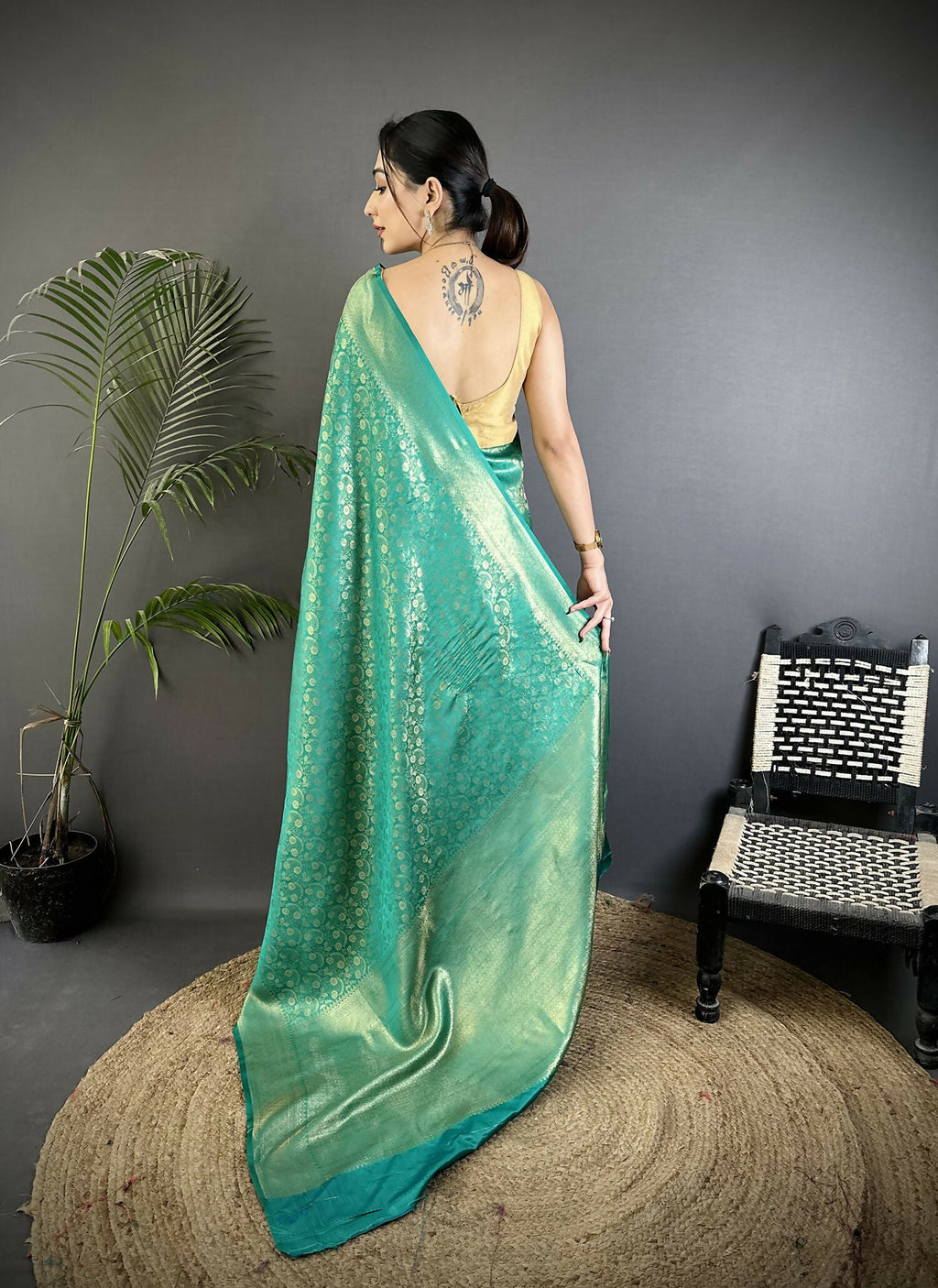 Joban Fashion Rama Green Floral & Paisley Motifs Soft Satin Silk Banarasi Saree - Distacart