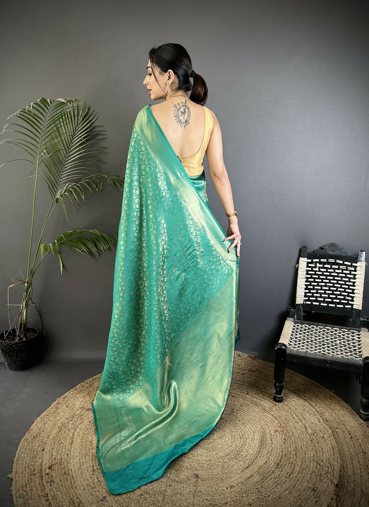 Joban Fashion Rama Green Floral & Paisley Motifs Soft Satin Silk Banarasi Saree - Distacart
