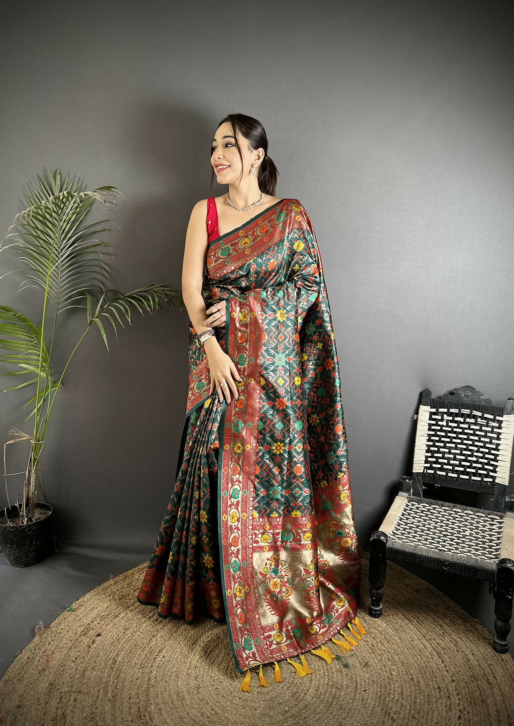 Joban Fashion Dark Green Banarasi Soft Silk Woven Saree - Distacart