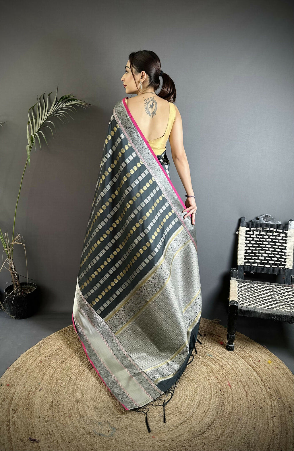 Joban Fashion Black Checked Soft Silk Kanjivaram Silk Saree - Distacart
