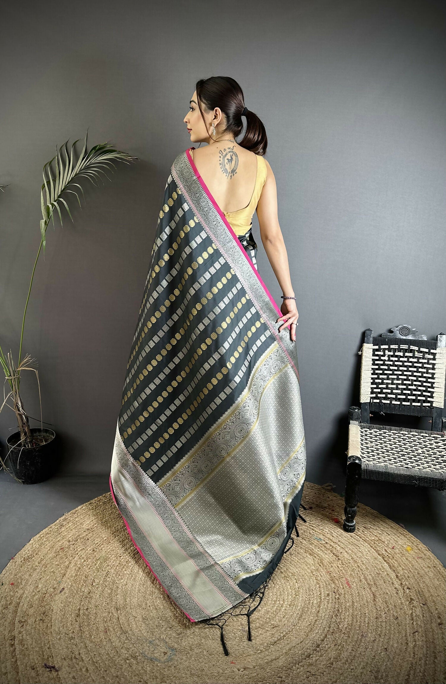 Joban Fashion Black Checked Soft Silk Kanjivaram Silk Saree - Distacart