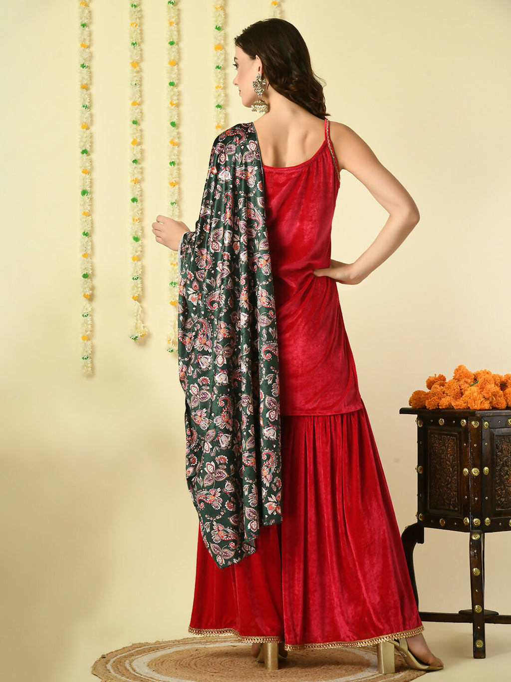 Myshka Women's Pink Velvet Kurti & Sharara With Dupatta Party Sets
