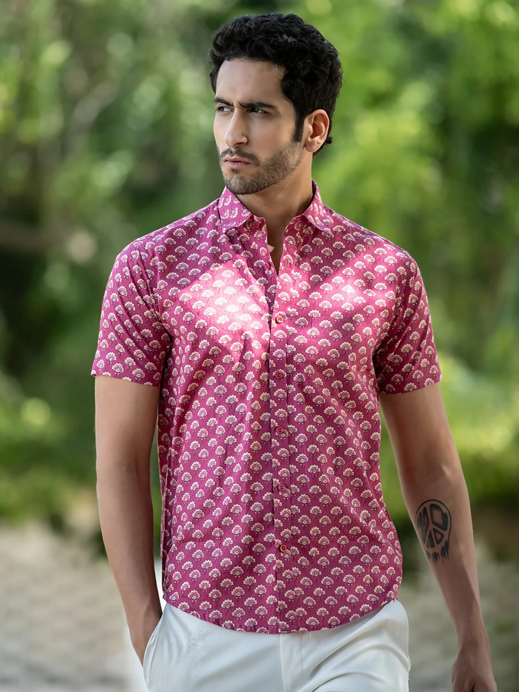 Miravan Men's Regular Fit Pink Floral Cotton Button Down Half Sleeve Slim Fit Shirt