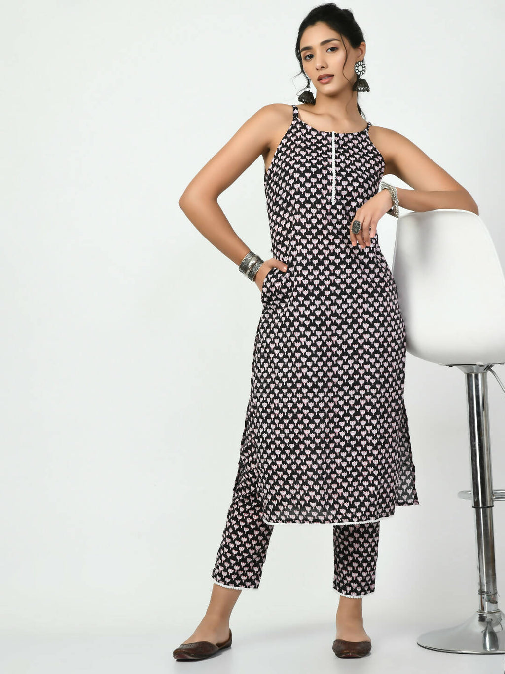 Myshka Women's Black Straight Printed Kurta