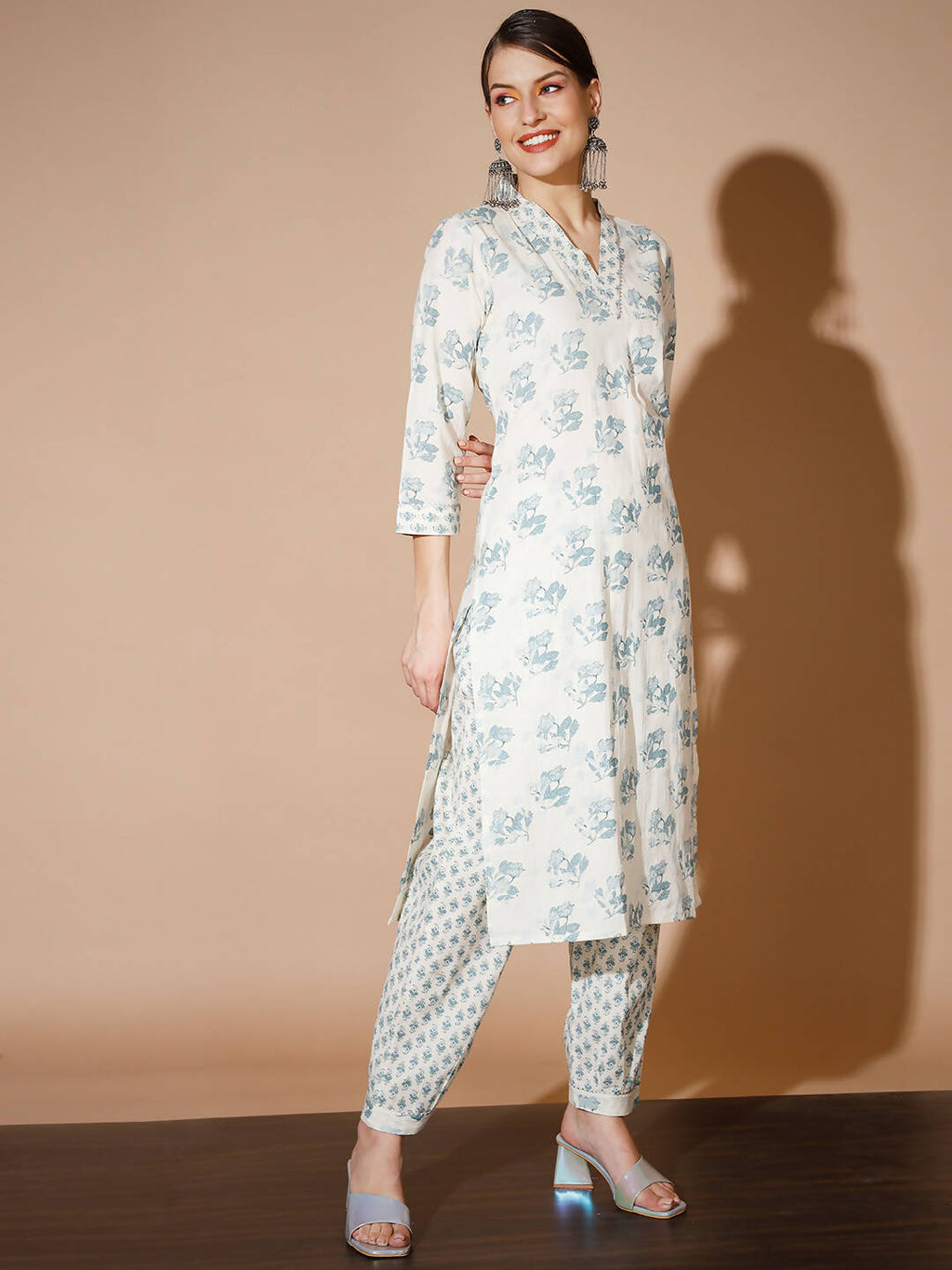 Myshka Women Multi Floral Kurta & Trousers - Distacart