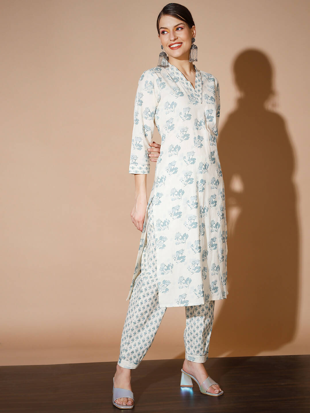 Myshka Women Multi Floral Kurta & Trousers - Distacart