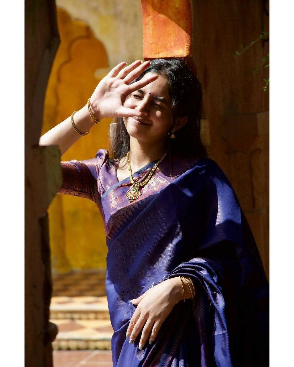 DEIANA'S Beautiful Designer Golden zari Soft Lichi Silk Saree - Blue