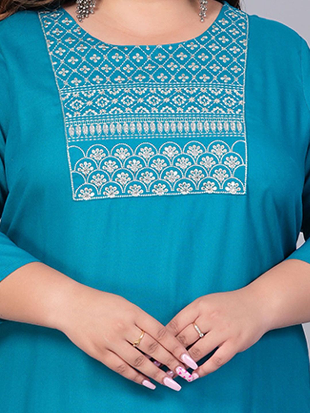 Sztori Women Yoke Design Mirror Work Kurta