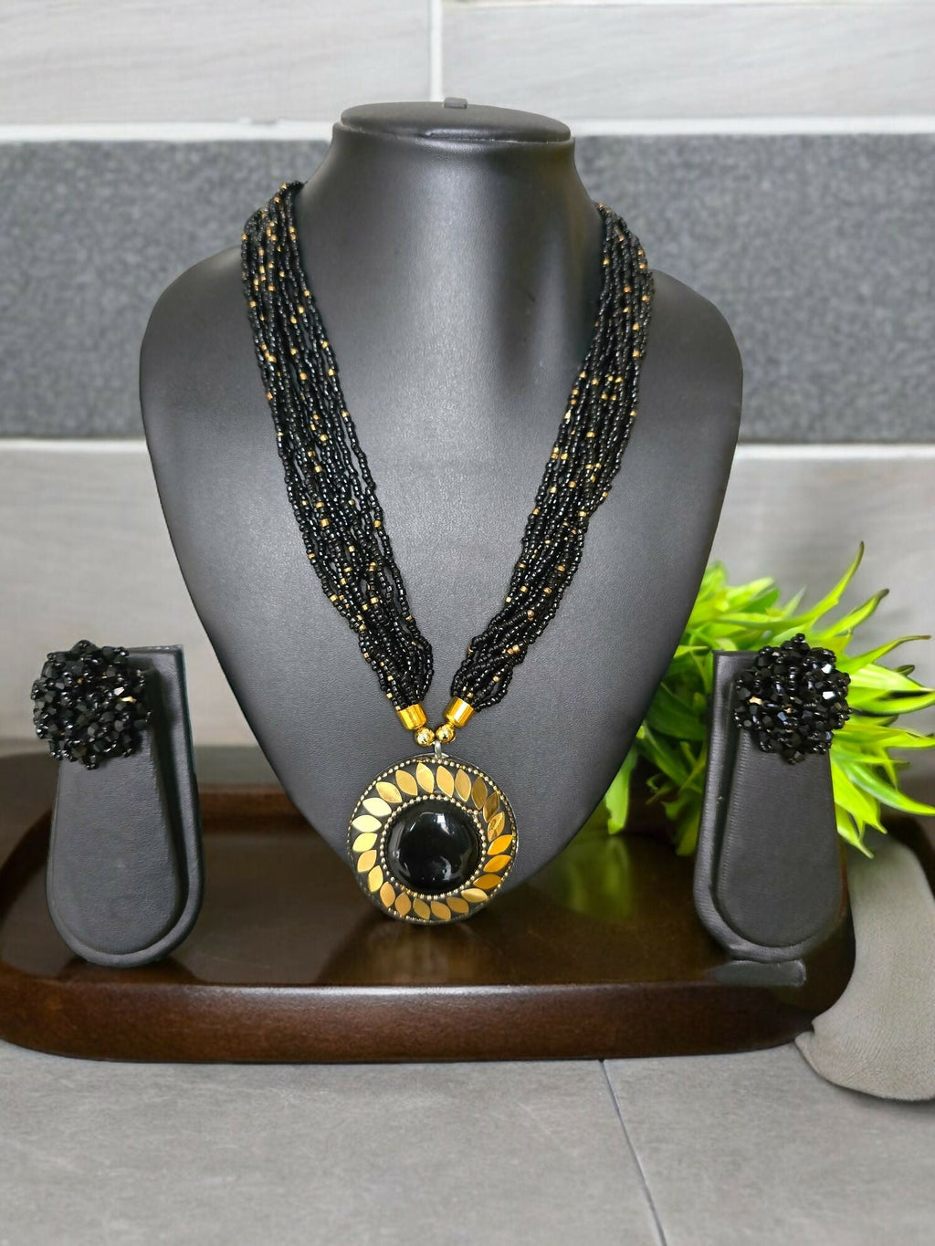 Inhanns All-Day Statement Beaded Necklace Set - Black