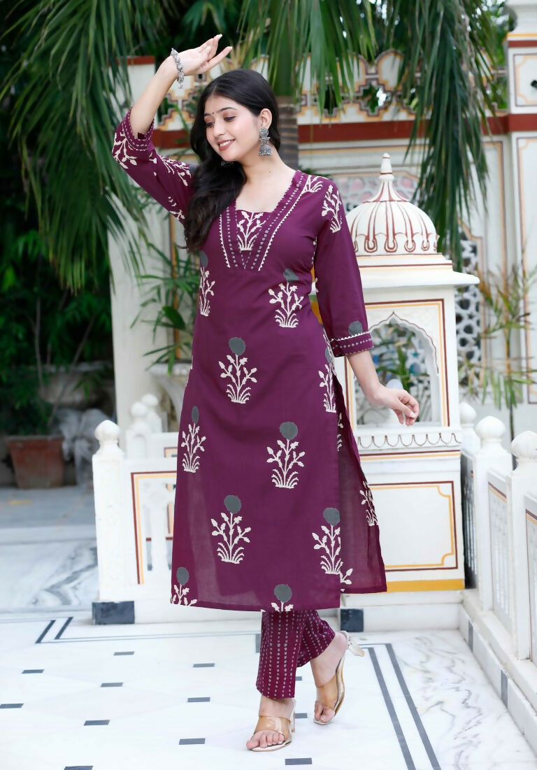 Miravan Women's Cotton Fabric Purple Kurta With Palazzo
