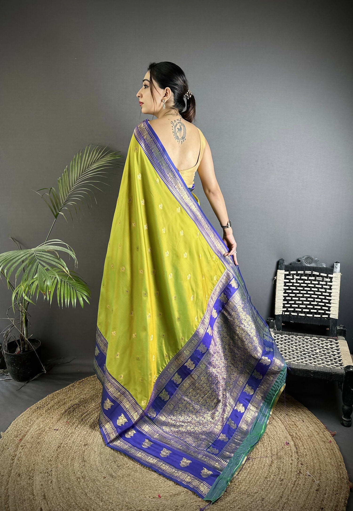 Joban Fashion Green Banarasi Soft Silk Woven Butti Saree - Distacart