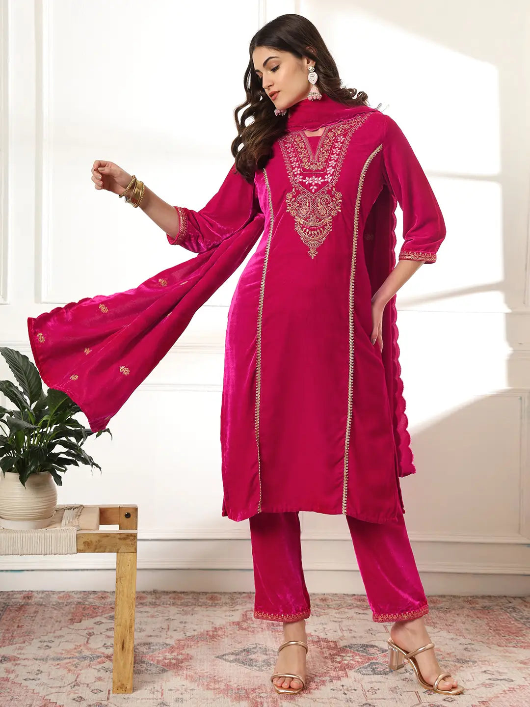 Yufta Velvet Pink Kurta Dupatta Set With Embroidery - Distacart