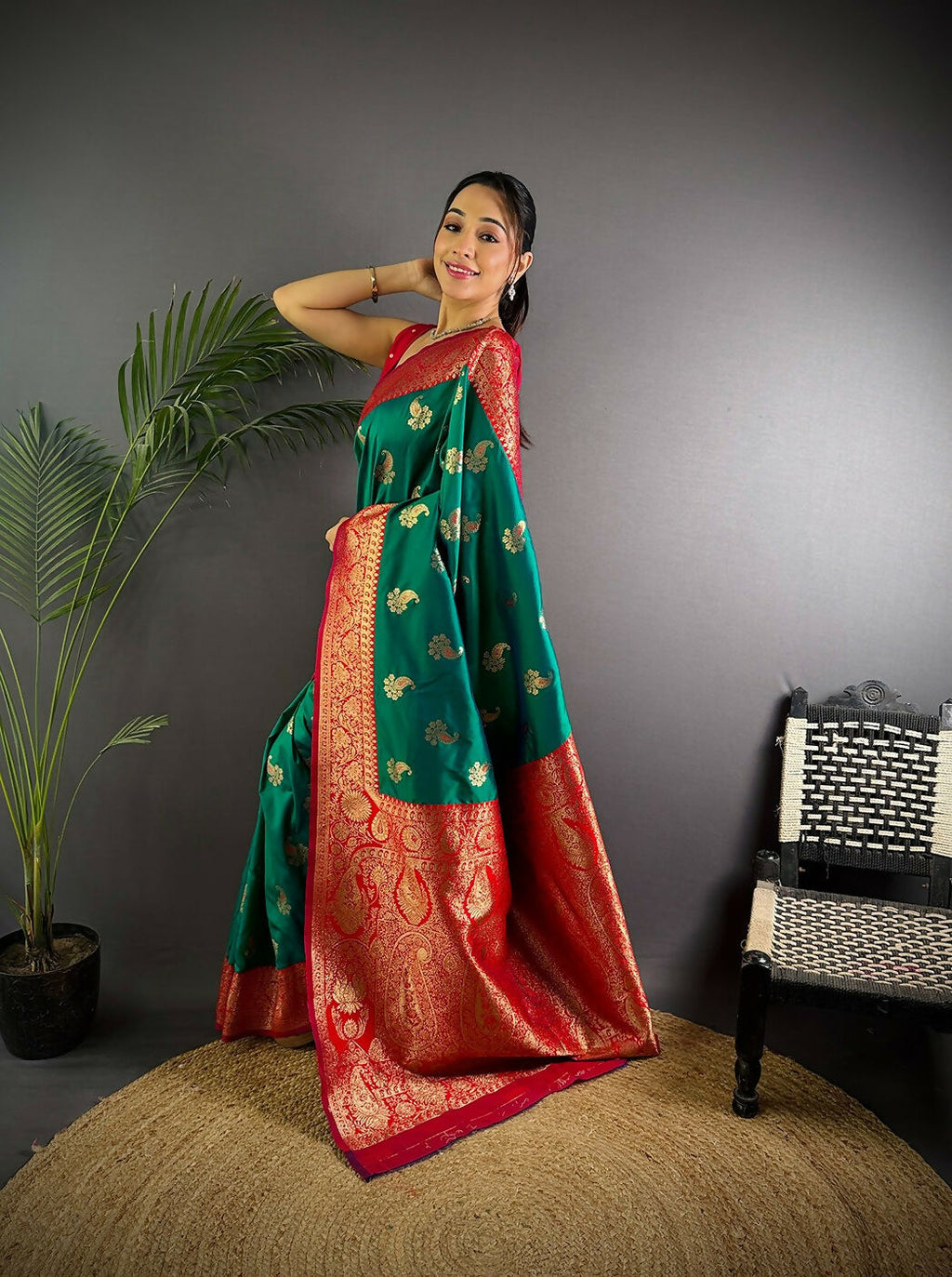Joban Fashion Banarasi Green Woven Butti Soft Silk Saree - Distacart