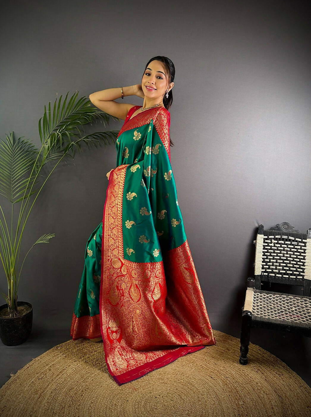 Joban Fashion Banarasi Green Woven Butti Soft Silk Saree - Distacart
