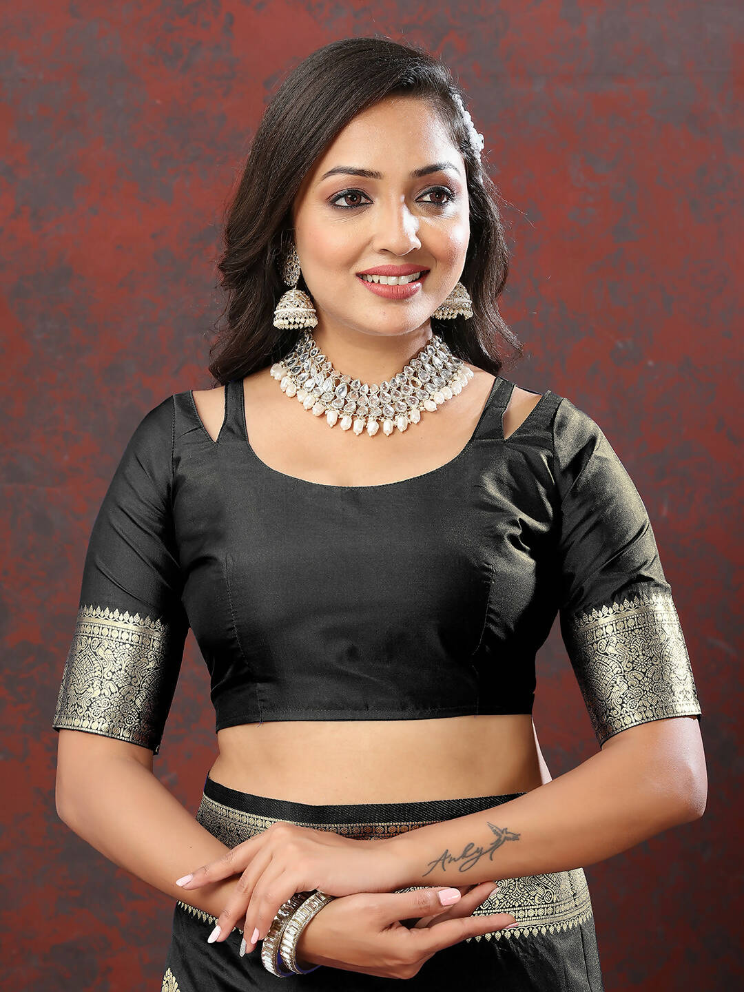 Lorenvalley Fashion Black Soft Silk Woven Design Gold Zari Weaving Saree