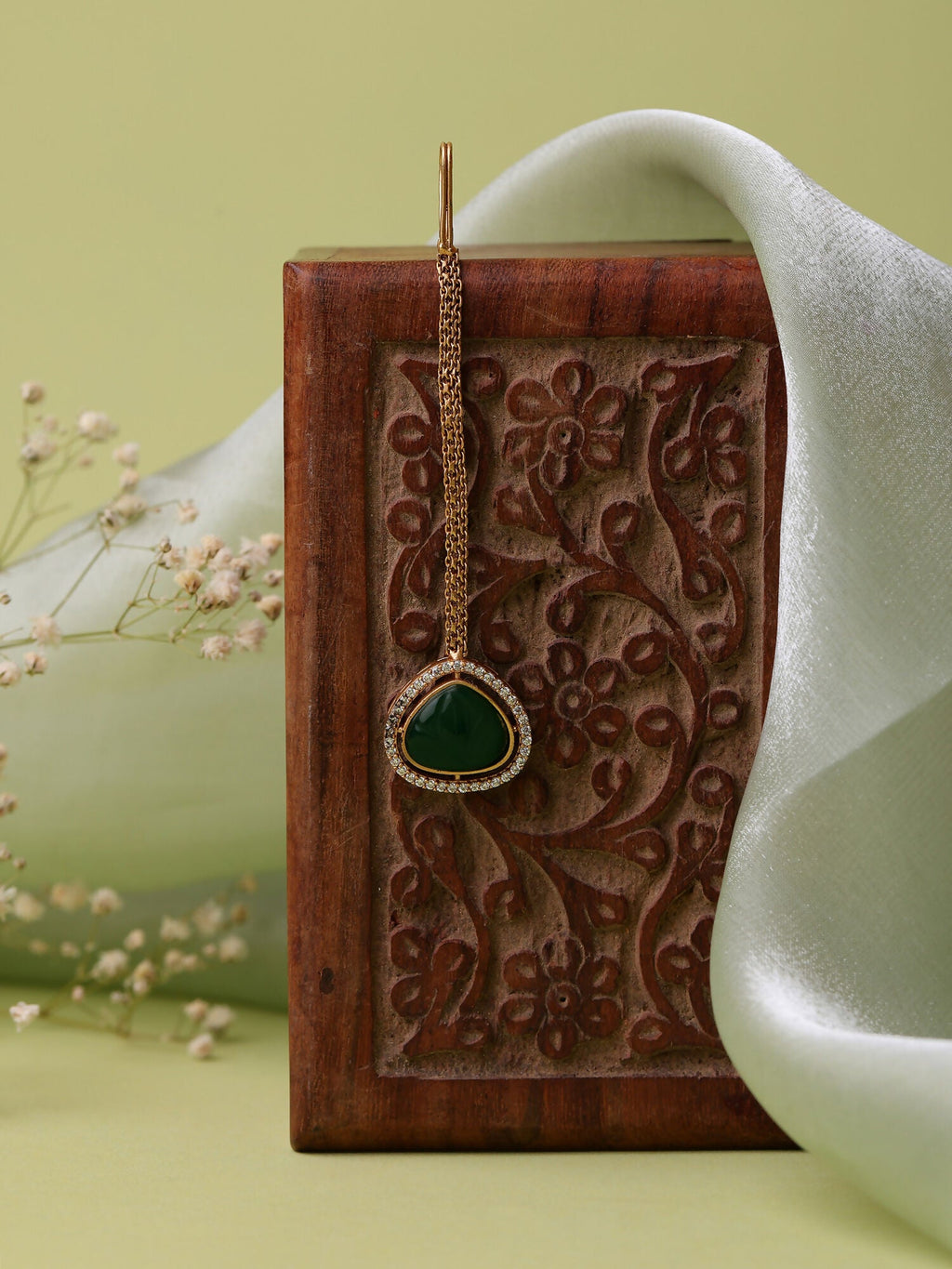 Ruby Raang Gold Polished Green Stone Kundan Maang Tikka - Distacart
